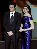 Los anfitriones James Franco y Anne Hathaway